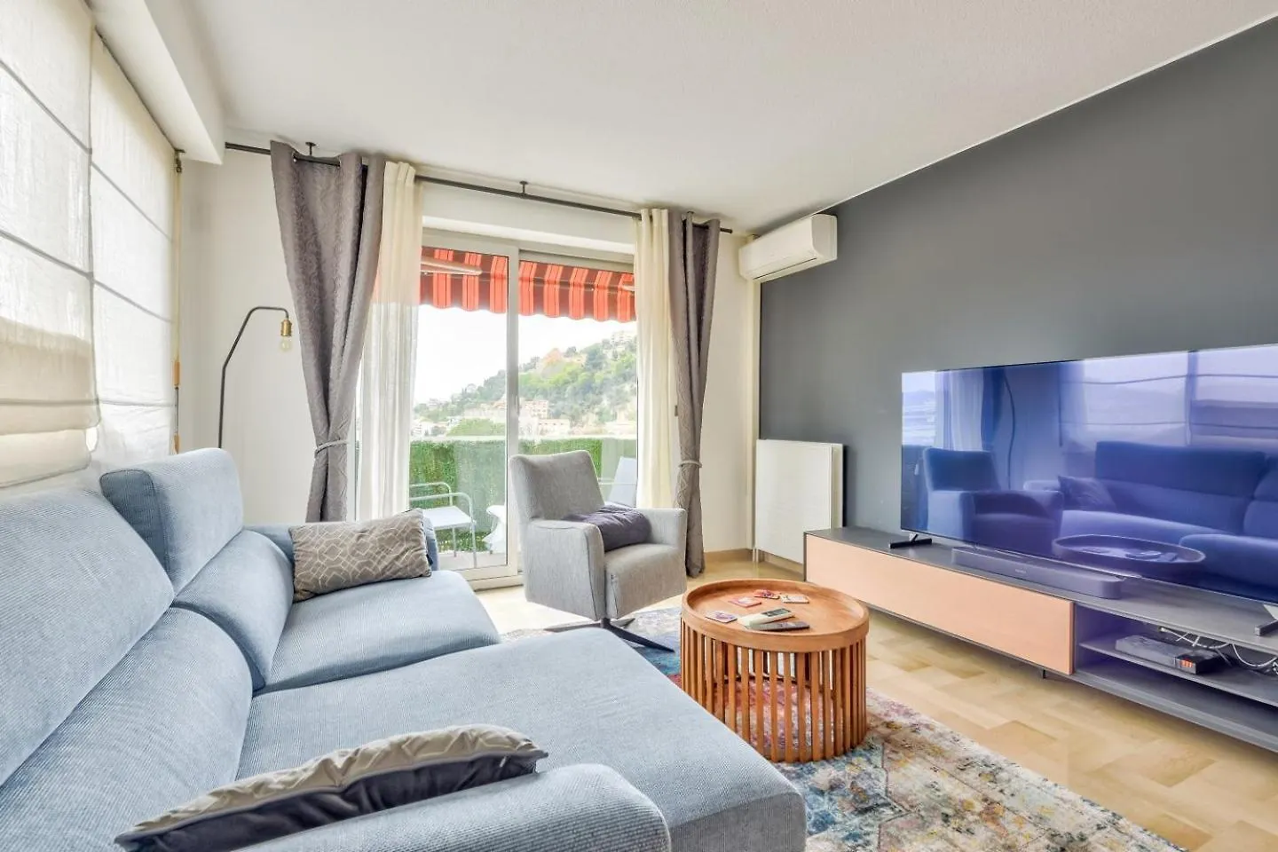 Amazing 1Br Flat With Balcony And City View In Haut De Nice France